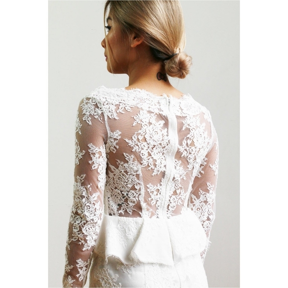 Leedy | Lace Dress - Picture 3 of 6